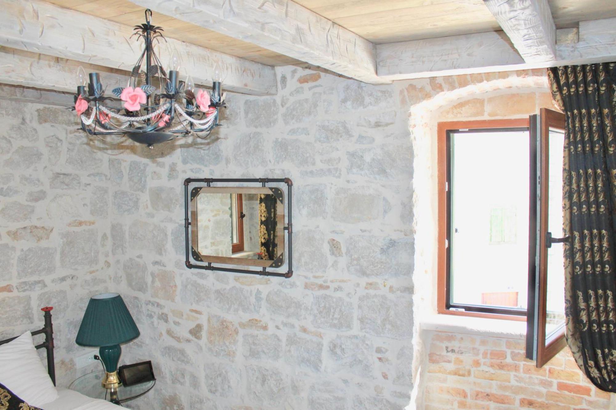 Historic Plaza Varos Split (Adults Only) Pokoj fotografie